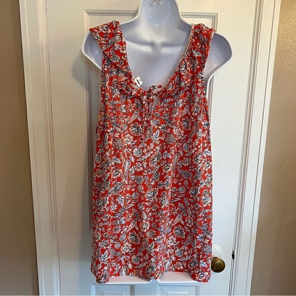 Old Navy Red patterned tank top blouse - Picture 2 of 7